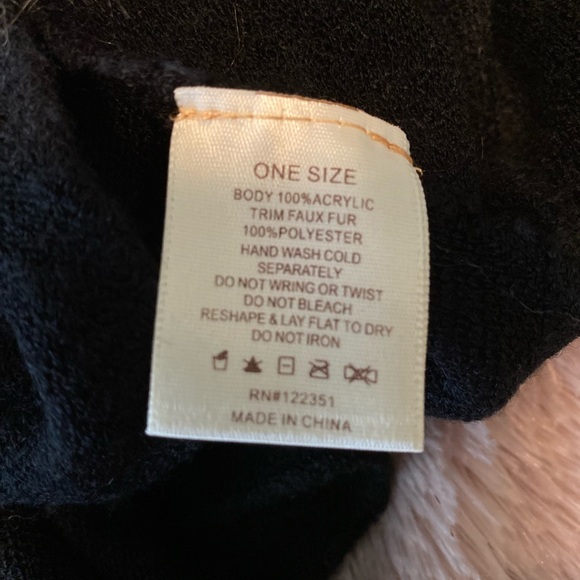 NWT Do anything in love black poncho with faux fur trim, one size - Picture 7 of 10